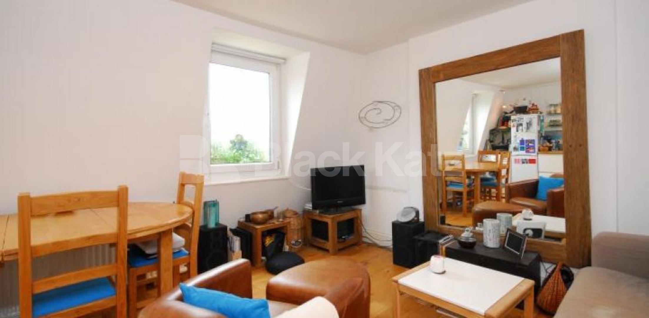 			MUST SEE!, 1 Bedroom, 1 bath, 1 reception Flat			 Goldney Road, Maida Vale